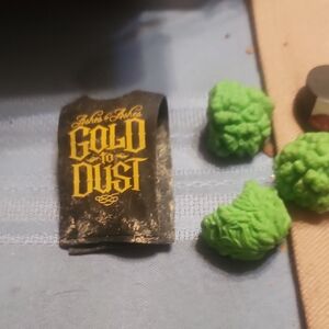 Gold to Dust Black Shirt,wigs And Hat